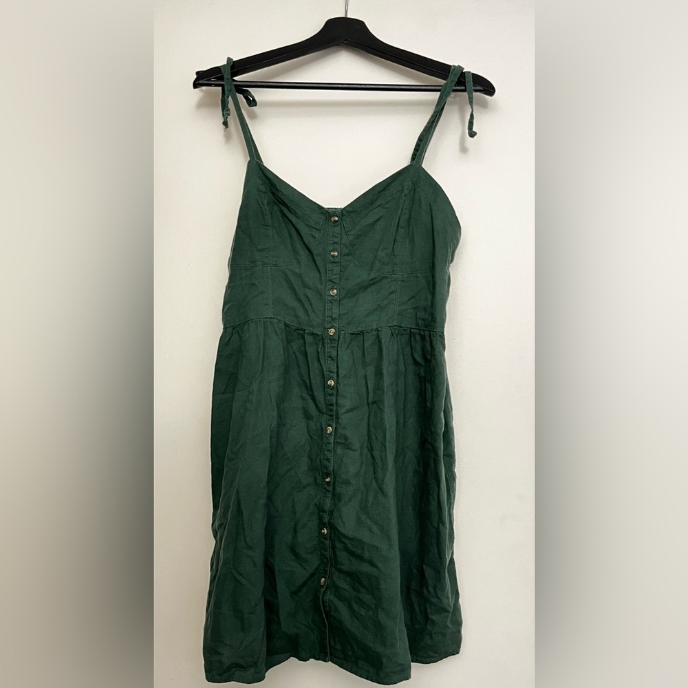 Green short dress